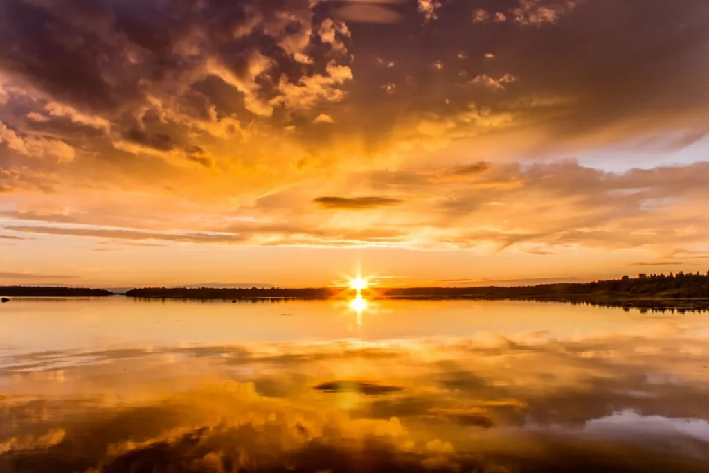 Lac doré au coucher du soleil, ambiance apaisante des séances avec Pascal Gayot